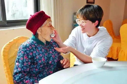 民政專項(xiàng)服務(wù) 保障長壽困難群眾基本生活，詳解臨時(shí)救助申請(qǐng)與養(yǎng)老服務(wù)